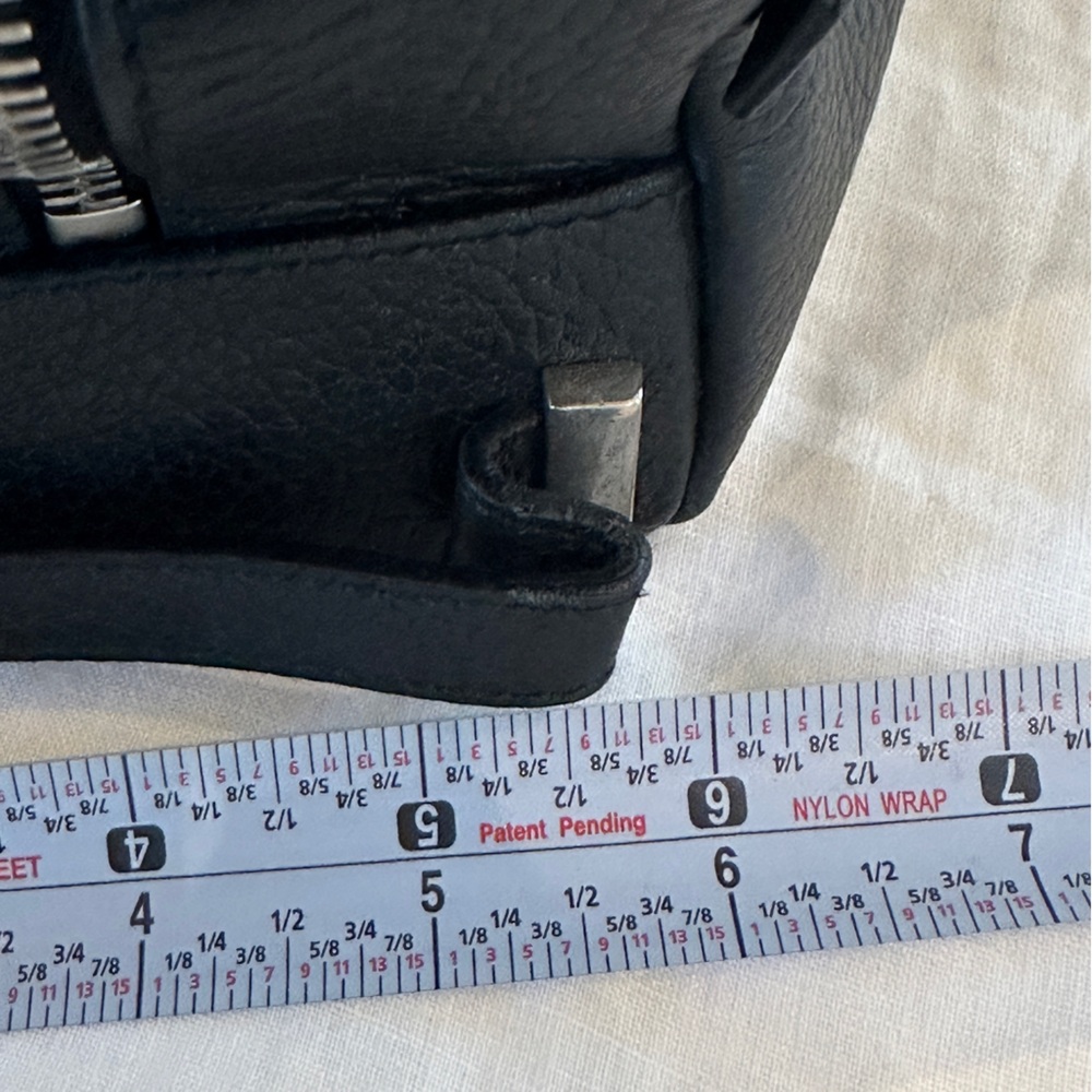 Black Leather Gucci Bag/Toiletry Bag - Picture 7 of 7